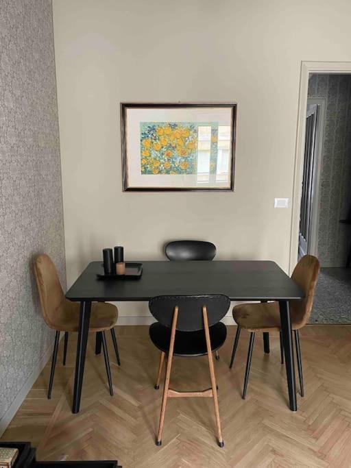 Two Bedroom With Private Parking Apartamento