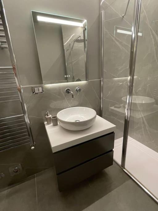 Two Bedroom With Private Parking Apartamento